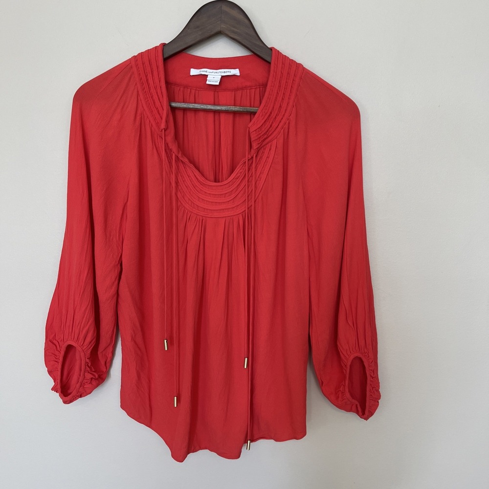 Diane von Furstenberg Aquilina Vibrant Coral Tie Neck Flowy Blouse Women's Sz 8‎
